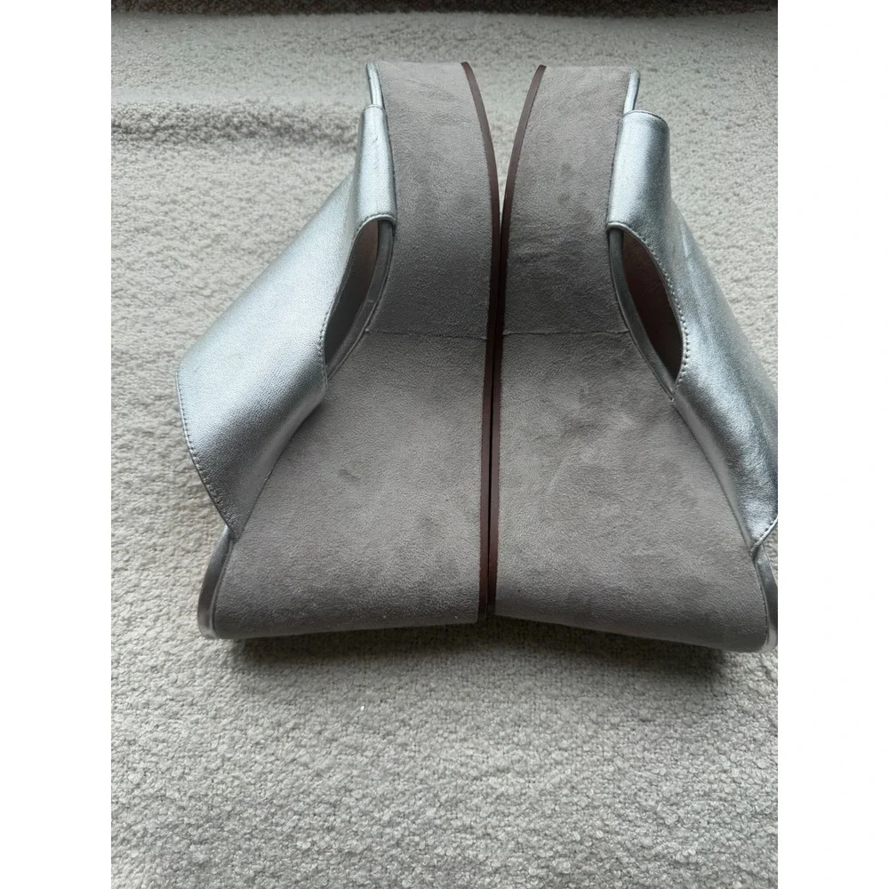 Caslon Silver Metallic Platform Wedge Sandals Size 9.5 Suede Wrap Mules